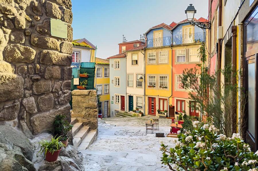 2 hours Porto Walking Tour- Private Service - Livraria Lello is a pass-by, not a time sink