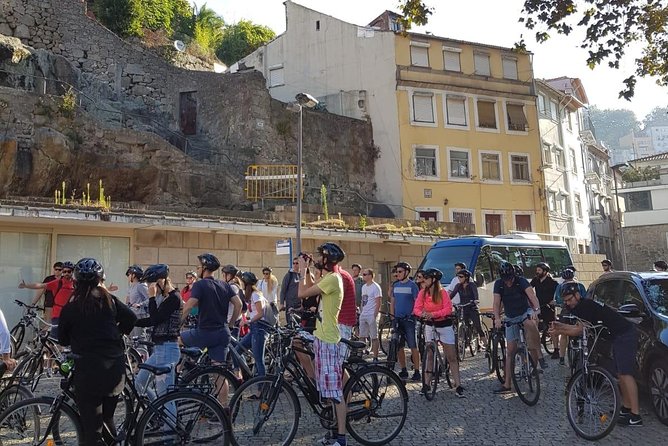 24 hour bicycle rental - Your self-guided ride: Duoro river, Capela do Senhor da Pedra, and the city park