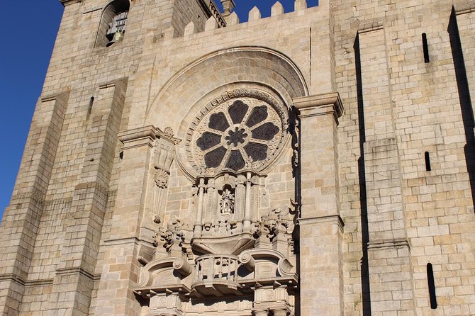 3-Hour Guided Walking Tour of Porto - Cais da Ribeira: walking beside the Douro and getting oriented by hills