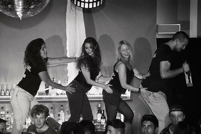 4-hour Guided Porto Pub Crawl with 6 drinks and VIP CLUBentry - Who Should Book This Porto Night Plan?