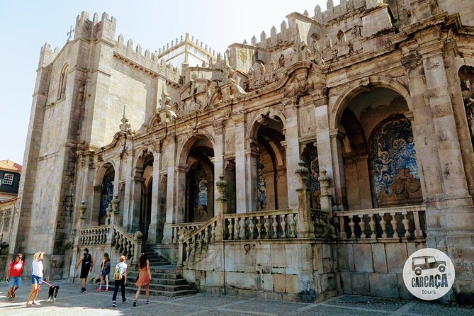 4-hour sightseeing tour in Porto - Clérigos Tower and Church: late-Baroque postcard views, with extra tickets