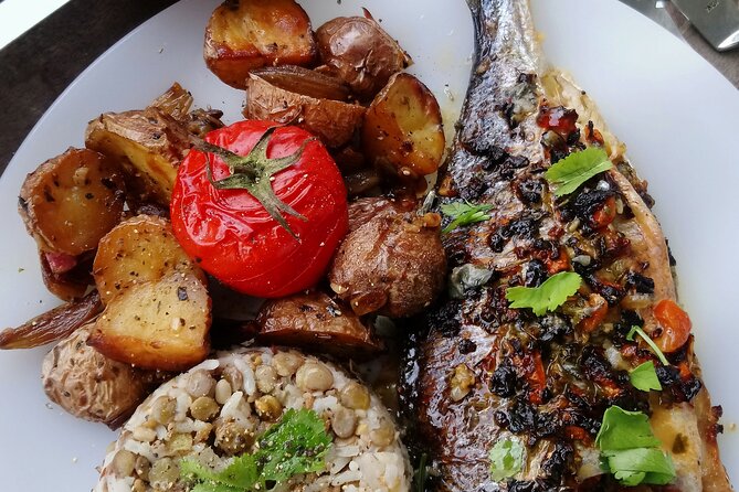 An Unforgettable Evening: Authentic Portuguese Dinner in Porto - Wine, Port wine reserve, and how the drinks fit the meal