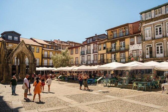 Authentic Braga & Guimarães: Small Historical Group Tour - Praca de S. Tiago and the square that became a social hub