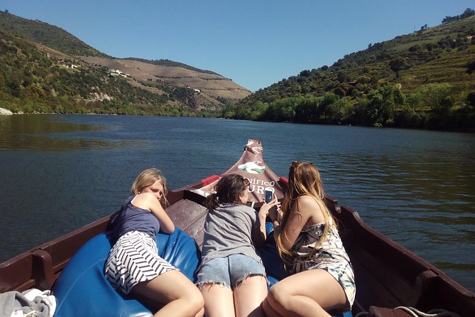 Authentic Douro Valley - small-Group Tour (Max 7) - Wine tastings: what you actually get and why the pacing works