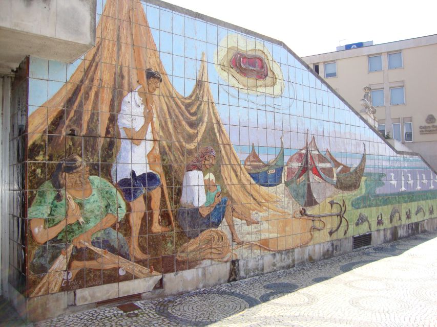 Aveiro: Boat Cruise and City Walking Tour with Sweet Tasting - The Moliceiro cruise: water-level views, real motion, and a tight 45 minutes