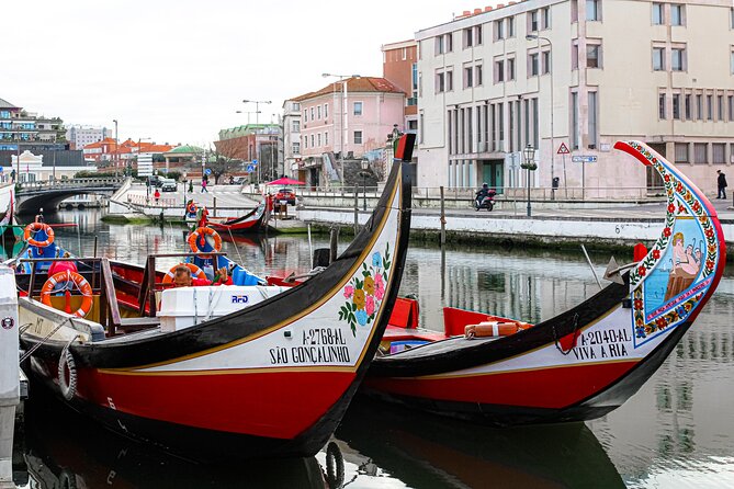Aveiro Canal Cruise in Traditional Moliceiro Boat - Stop-by-Stop: What You’ll See During the Moliceiro Cruise