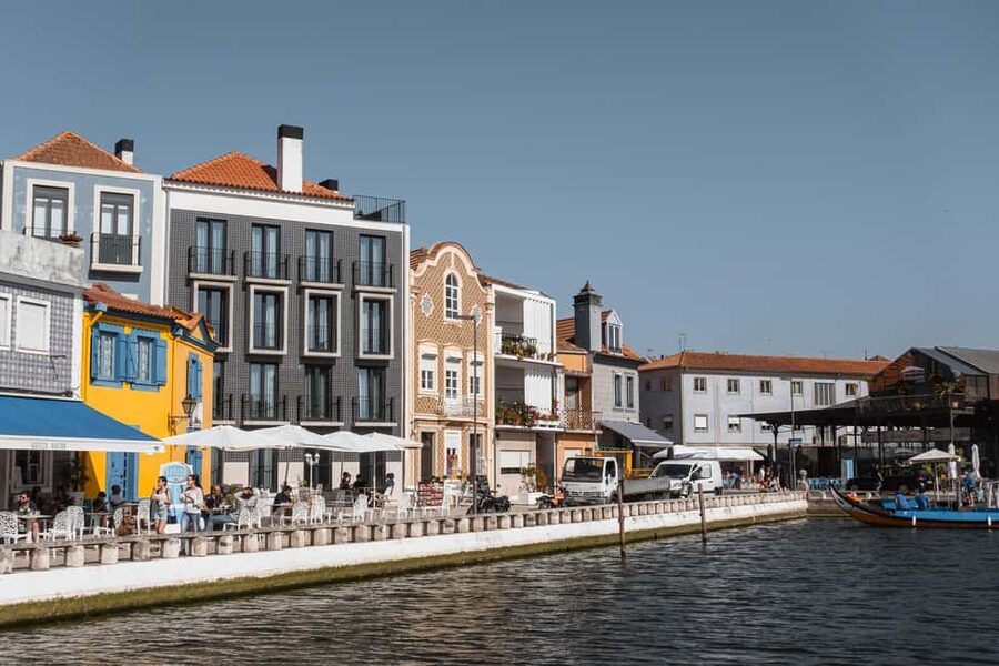 Aveiro: Flexible Walking Tour in Historic Center - Côjo Canal round trip: Fonte-Nova park and the Old Captainship of the Port