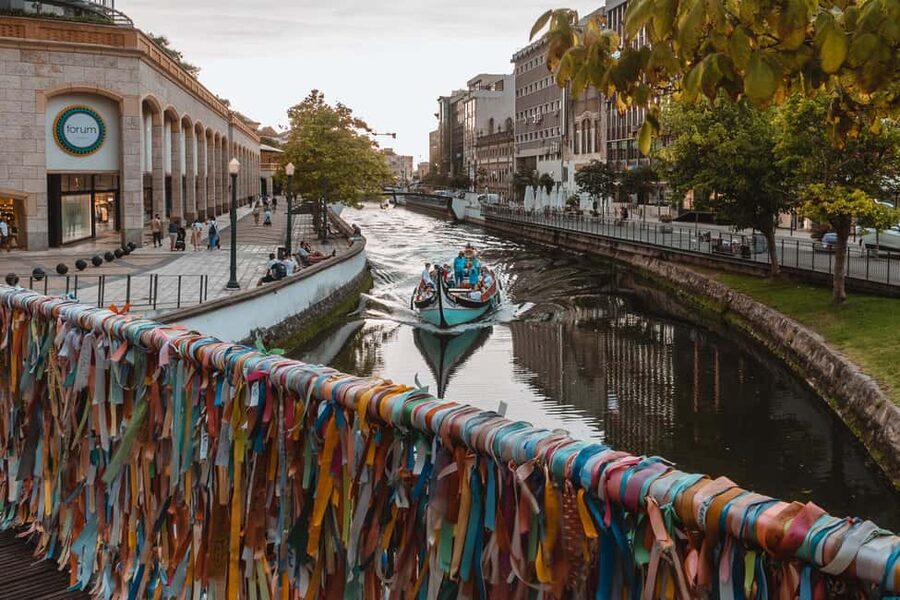 Aveiro: Flexible Walking Tour in Historic Center - Price and value, paying $7 for a phone guide