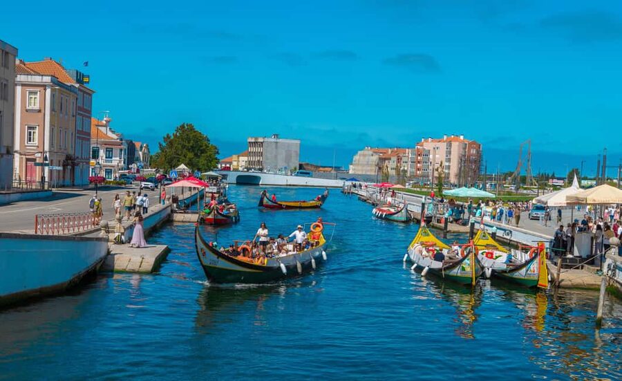 Aveiro: Half-Day Tour from Porto with Cruise - Should you book this Aveiro and Costa Nova tour?
