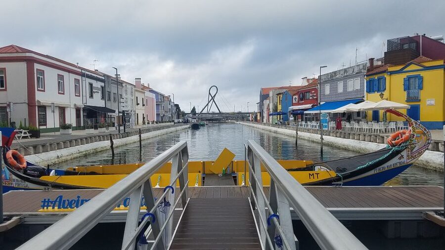 Aveiro: Stories, Canals, and Azulejos Guided Walking Tour - Canal da Fonte Nova, Ceramics, and Spotting Moliceiros