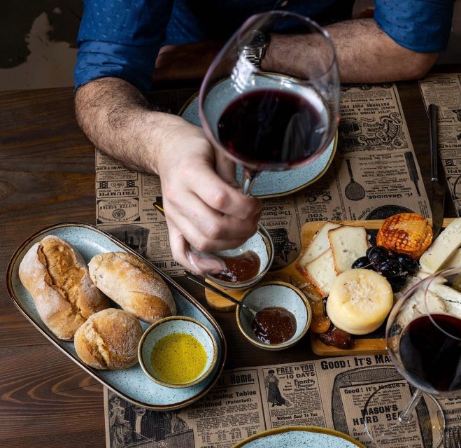 Aveiro: Wine tasting & pairing - Food that stays Portuguese, and service that runs from lunch to late dinner