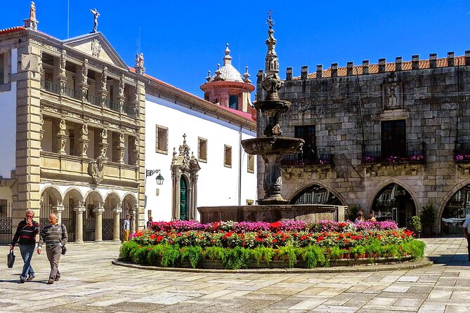 Barcelos, Ponte de Lima & Viana Private Tour (All Inclusive) - Vinho Verde at the Interpretation Centre: learn, taste, and reset your senses