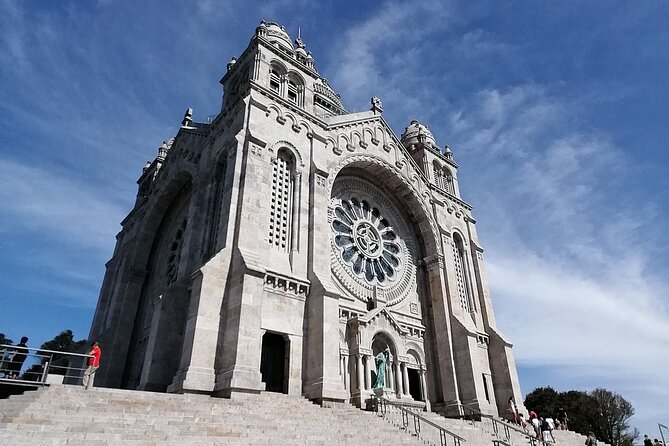 Barcelos, Ponte de Lima & Viana Private Tour (All Inclusive) - Santa Luzia Sanctuary: rose windows and one of the best payoffs in the day