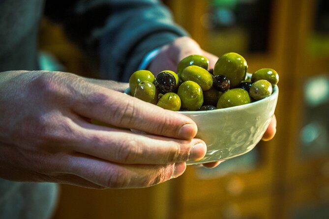 Beyond the Barrel: From Decadent to Down-home in the Heart of Porto - Miradouro da Vitória Viewpoint and a Savory Pastry Break