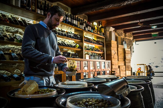 Beyond the Barrel: From Decadent to Down-home in the Heart of Porto - São Bento Railway Station: Migration Stories, Fresh Fruit, and the Wine-Tasting Taverna