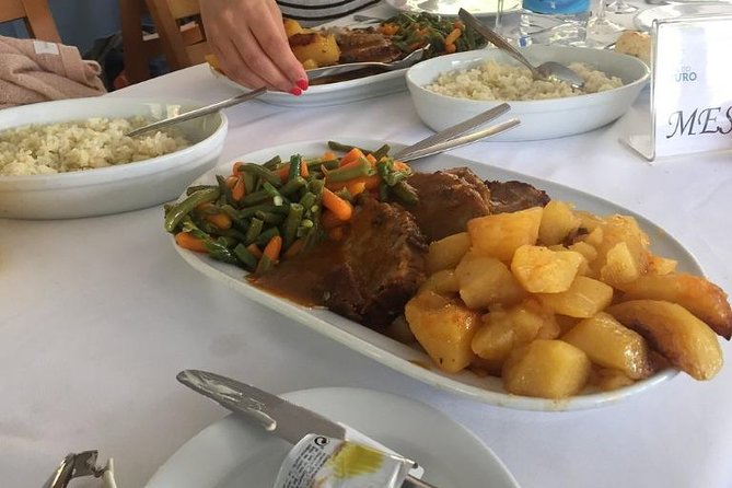 Boat Trip to Régua Through the Douro Valley with Breakfast and Lunch - Why a Régua boat cruise feels different from a standard wine tour