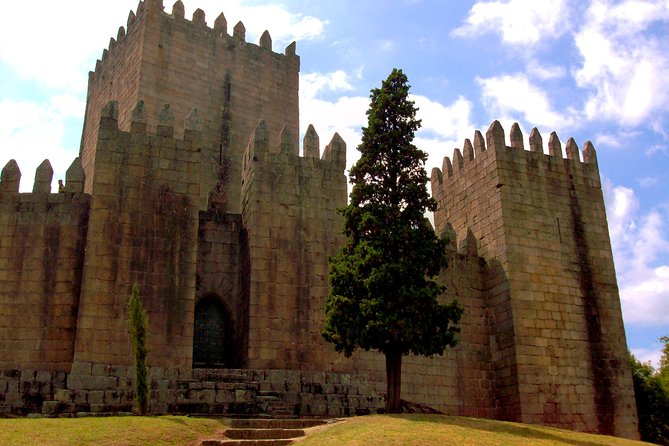 Braga and Guimarães Private Tour From Porto - Hotel Pickup, Air-Conditioned Comfort, and the One Audio Quirk