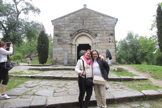 Braga and Guimarães Small Group Tour with Lunch From Porto - Se de Braga: cathedral time that actually helps you orient