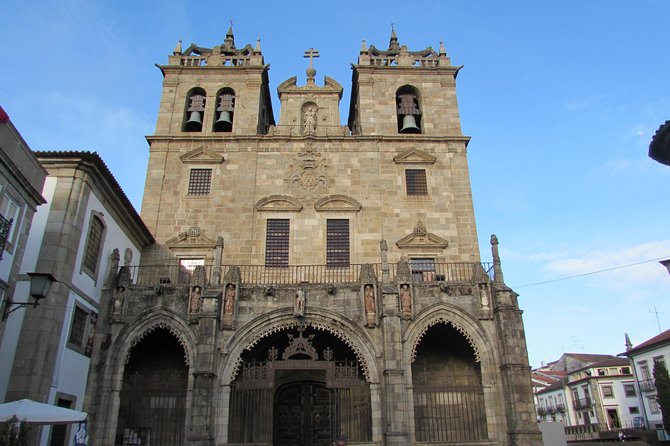 Braga and Guimarães Small-Group Tour with Lunch from Porto - Lunch and Walking Balance: What to Pack for a Day of Steps and Squares