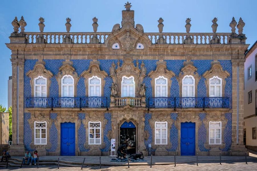 Braga: Flexible Walking Tour in Historic Center - Flexible Walking in Braga With the Walkbox App
