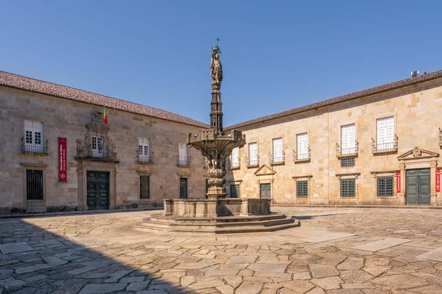 Braga: Flexible Walking Tour in Historic Center - Ending at Biscaínhos Museum Gardens Near Where You Started