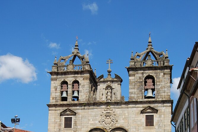 Braga/Guimarães: 1 Day with Lunch + farm and wine tasting - A private Porto day to Braga, Guimarães, and Vinho Verde
