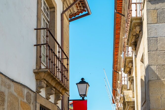 Braga/Guimarães: 1 Day with Lunch + farm and wine tasting - Guimarães, Portugal born: castle and Dukes palace time