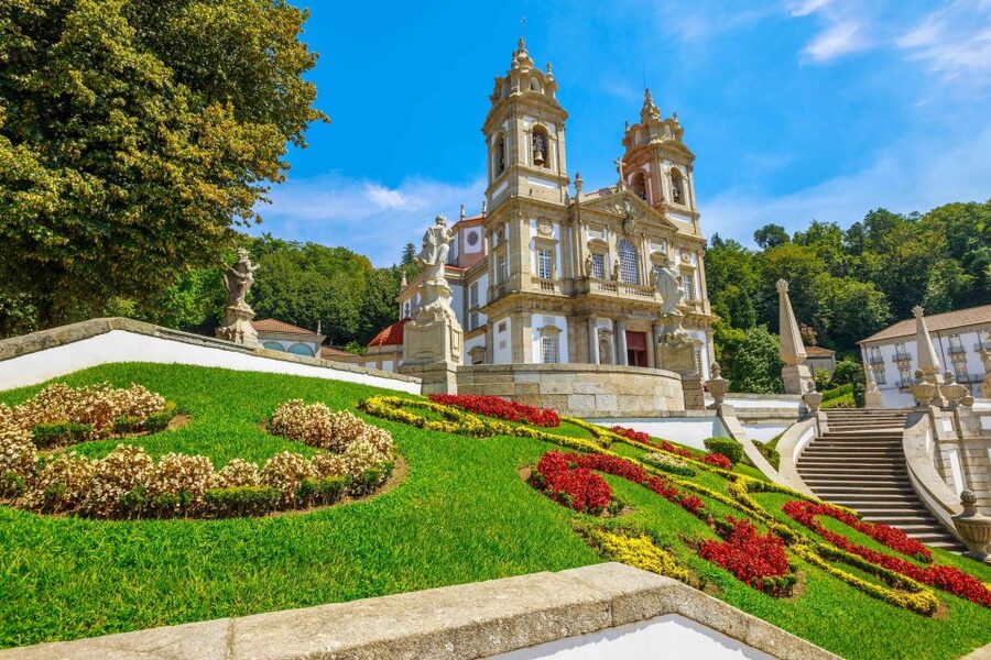 Braga & Guimarães Full-Day Tour from Porto - Getting started: Igreja da Lapa, then an hour to Guimarães