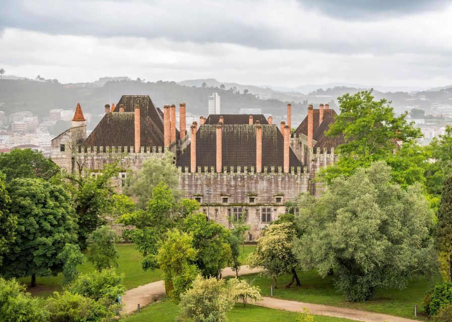 Braga & Guimarães Full-Day Tour from Porto - Braga and Bom Jesus do Monte: the Baroque stairway payoff