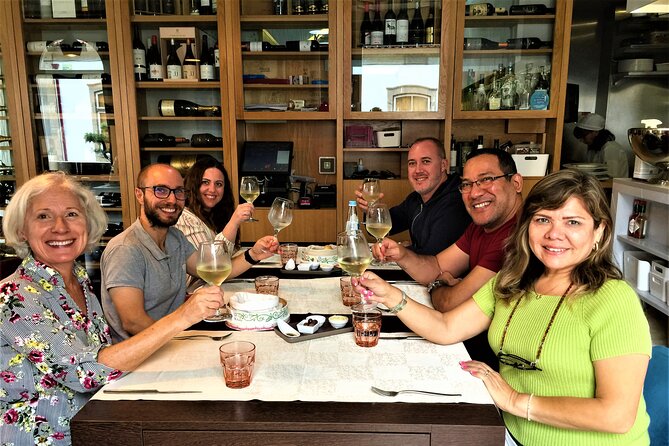 Braga & Guimarães Small Group Tour: Lunch & All Tickets Included - Lunch at Diana Restaurant: Northern flavors and Vinho Verde