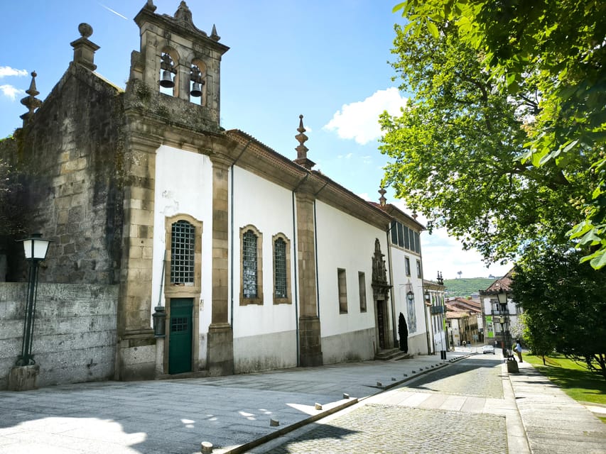 Braga & Guimarães Tour: Small Historical Group Tour - Lunch in Braga with Vinho Verde: where the value feels real