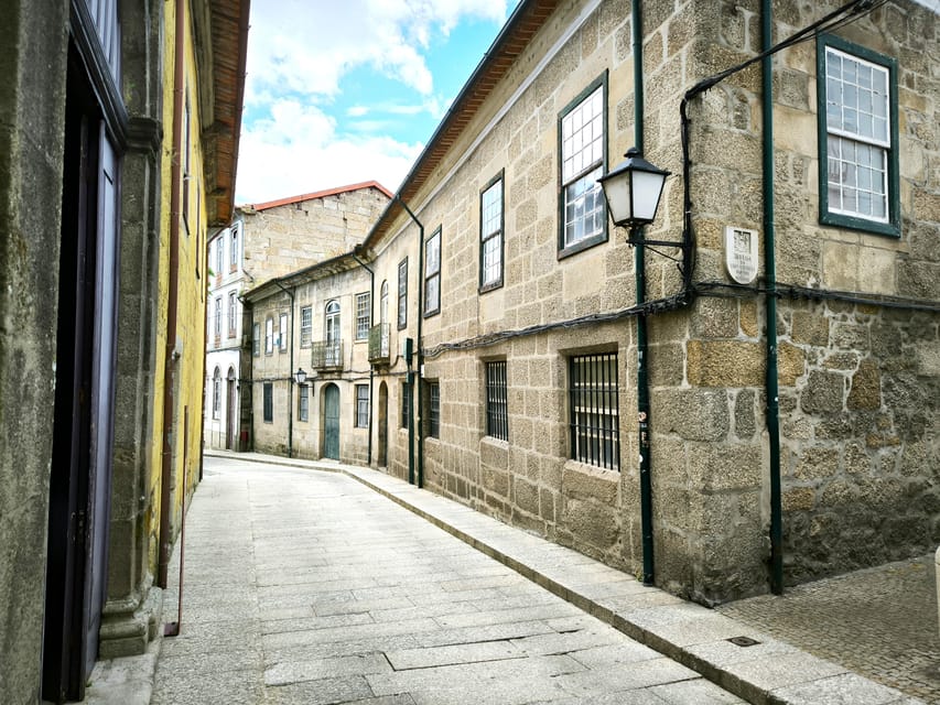 Braga & Guimarães Tour: Small Historical Group Tour - Guimarães, Portugal’s birthplace: UNESCO streets and medieval power