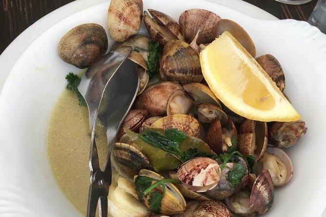 Buy, Cook & Taste-Gastronomic Tour North Portugal - Stop 1 at the fish market: choosing seafood you’ll cook