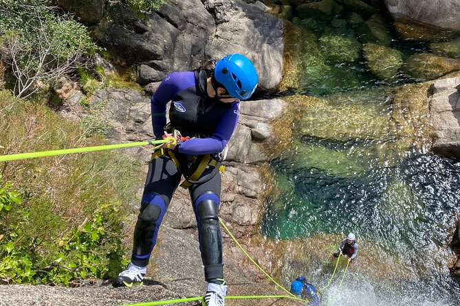 Canyoning Tour Gerês - From abseiling to tobogganing: how the 4-hour flow stays fun