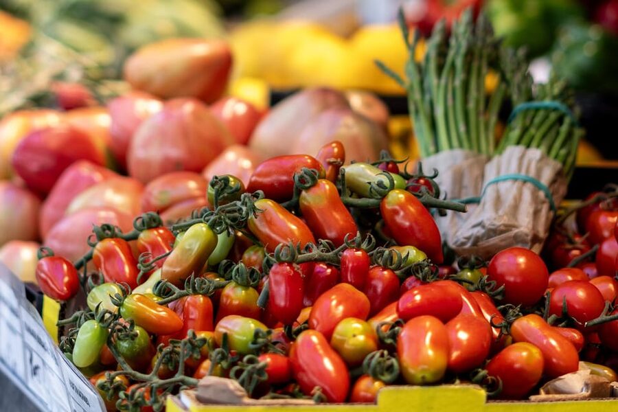 Chef Led Porto Market Tour & Portuguese Tapas Class + Wine - Bolhão Market walk, where you learn what to look for
