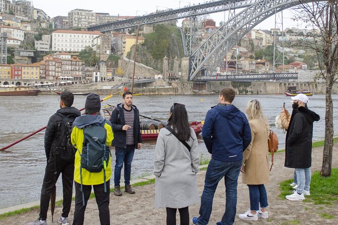 City Walking Tour & Port Wine Cellar - City-Plus-Port Wine in One 3-Hour Loop Across the Douro