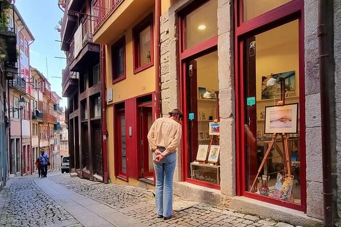 Create Watercolour With Hugo do Lago in Porto - Why a Watercolor Workshop in Sé Makes Porto Feel Close