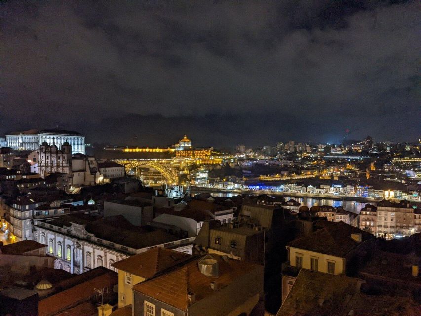 Crimes & Mysteries - Ending at São Bento station: hidden stories in plain sight