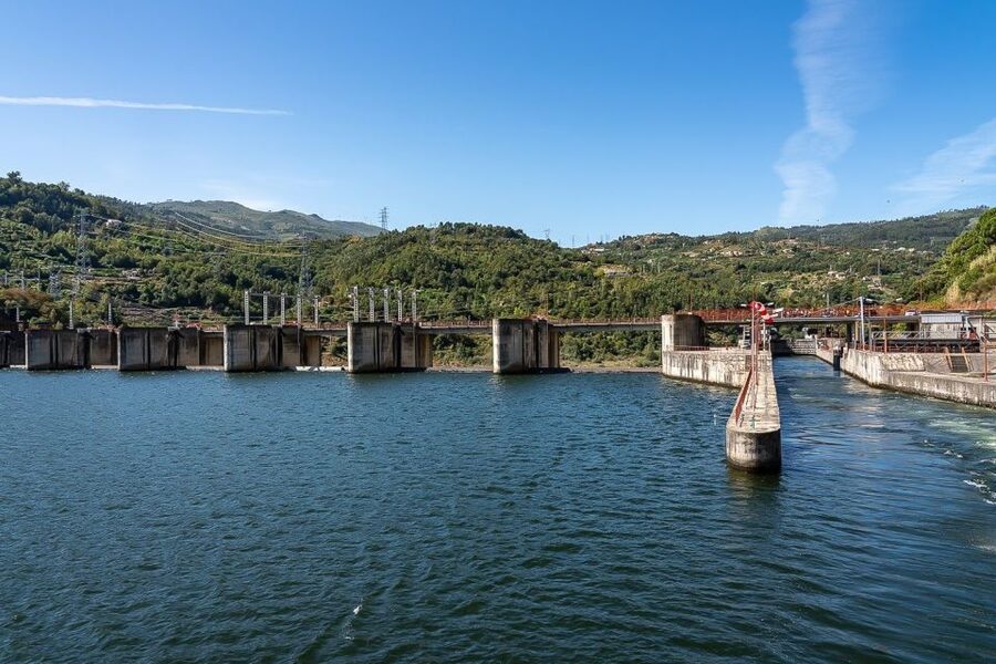 Day Cruise from Porto to Pinhão with Breakfast and Lunch - Key highlights to know before you go