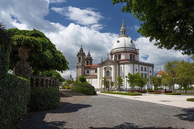 Day Trip Braga and Guimarães from Porto - Guides and Drivers: the difference between seeing and understanding