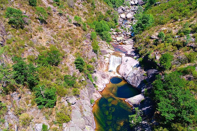 Deep canyoning - Getting Through Obstacles Safely, With Monitors at Your Side