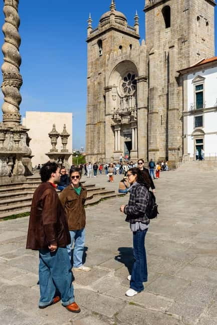Discover Porto's Historical Roots Walking Tour - The “small group local” feel, guided in English