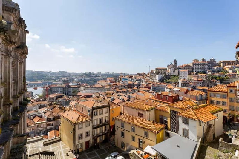 Discover Porto's Historical Roots Walking Tour - The Jewish Porto route: how the guide connects traces to stories