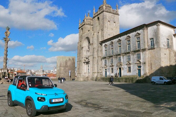 Discovering Porto in an eco-friendly vehicle - Passing Lello Bookstore without stopping, and what that means for your day