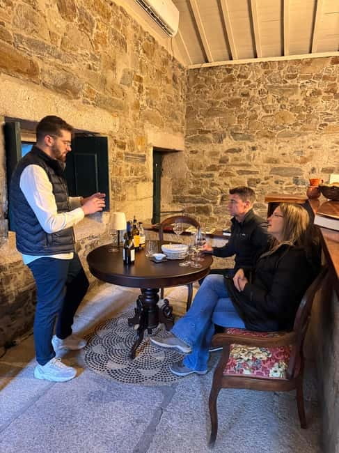 Douro offroad experience: visit to a winery and a picnic - Picnic with local products and DOC wines, the best seat in the valley
