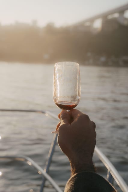 Douro River Cruise with Cheese & Tonic Porto in a Sailboat - Starting at R. da Praia 430 and what to do when you arrive
