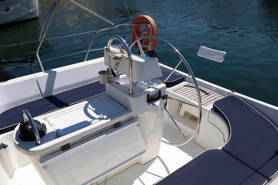 Douro river - Cruising Sail Boat - (2hours) - Leaving Gaia for Porto, minus the Luiz I Bridge route