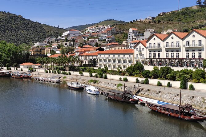 DOURO TOURS - Premium Tour - Miradouro views plus Pinhão Railway Station, the best way to end the day