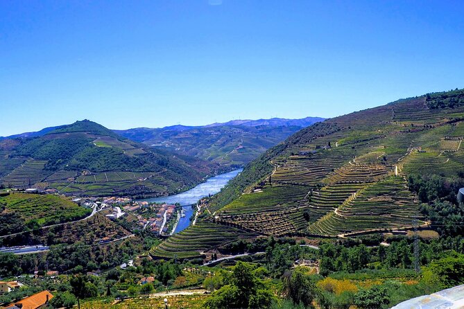 Douro Valley and Régua Panoramic Cruise with Lunch from Porto - Crestuma-Lever Dam: the closer-to-the-mouth lock experience