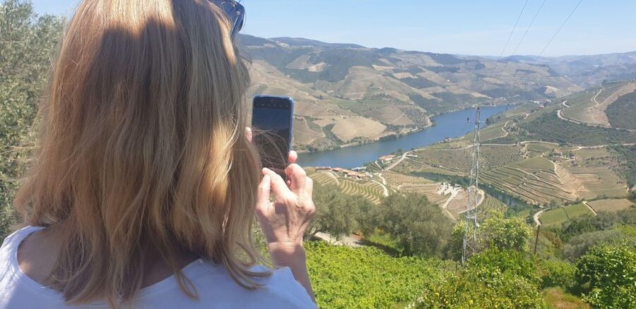 Douro Valley-Expert Guide-Boat-Lunch-Tastings PremiumService - Pinhão free time, then a 1-hour boat cruise on a traditional barrel boat